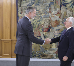 S.M. el Rey recibe el saludo del presidente del Círculo de Empresarios, Juan María Nin Génova