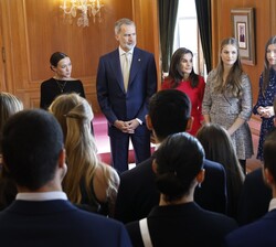 Sus Majestades los Reyes y Sus Altezas Reales la Princesa de Asturias y la Infanta Doña Sofía durante la audiencia