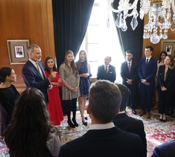 Audiencia de Sus Majestades los Reyes y Sus Altezas Reales la Princesa de Asturias y la Infanta Doña Sofía a los galardonados con los “Premios F