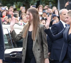 Doña Leonor y Doña Sofía a su llegada