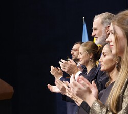 Sus Majestades los Reyes y Sus Altezas Reales la Princesa de Asturias y la Infanta Doña Sofía