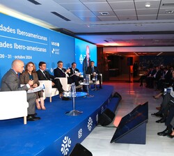 Su Majestad el Rey en el “I Encuentro de Ciudades Iberoamericanas”