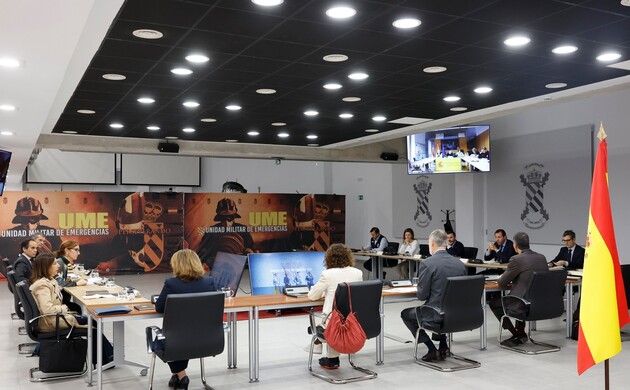 Desarrollo de la reunión del comité de crisis de seguimiento de los efectos de la DANA en el litoral Mediterráneo y Albacete, presidida por Su Majesta