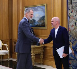 El Rey recibe el saludo de Unai Sordo Calvo, secretario general de la Confederación Sindical de Comisiones Obreras
