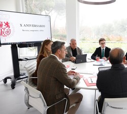 Su Majestad la Reina durante la reunión con representantes de las entidades sociales de ámbito Nacional que están trabajando para ayudar a las persona