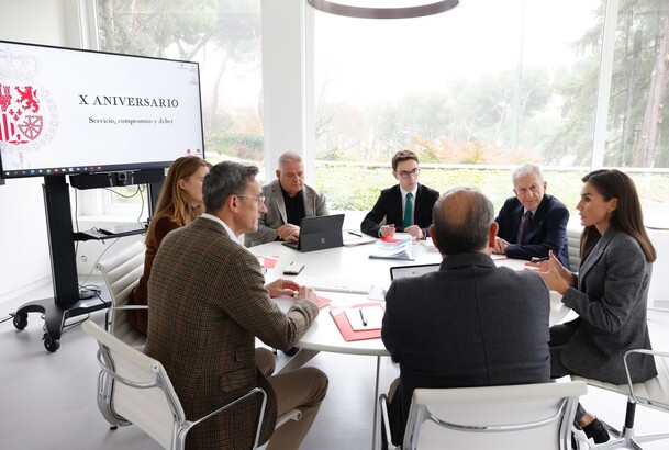 Su Majestad la Reina durante la reunión con representantes de las entidades sociales de ámbito Nacional que están trabajando para ayudar a las persona