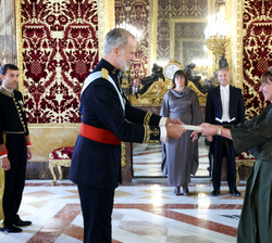 Su Majestad el Rey recibe las Cartas Credenciales de la embajadora del Principado de Andorra, Sra. Eva Descarrega García