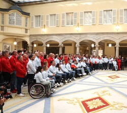 Los Reyes durante la intervención de Don Felipe a los deportistas olímpicos y paralímpicos participantes en los Juegos Olímpicos de París 2024