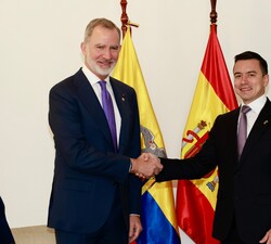 Su Majestad el Rey y el Presidente de la República del Ecuador, Daniel Noboa, antes del encuentro mantenido 