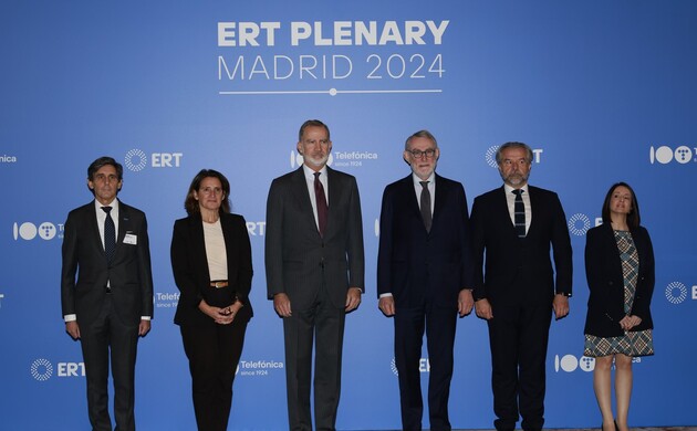 Su Majestad el Rey junto a las autoridades en la sesión plenaria de la “European Round Table for Industry (ERT)”