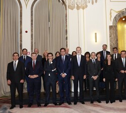Sus Majestades los Reyes junto a Carlos Franganillo y las autoridades