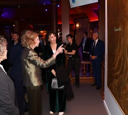 Doña Sofía durante la visita a las obras finalistas