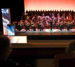 Homenaje musical bajo el concepto de SinfonIA, interpretado por la Orquesta Sinfónica RTVE