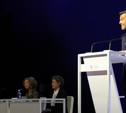 Doña Sofía durante la intervención de Manuel Terroba, presidente ejecutivo de BMW Group España y Portugal