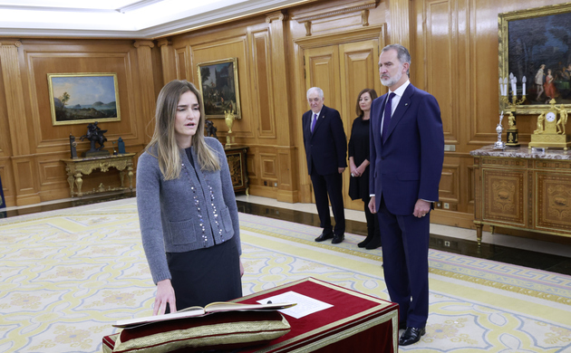 La nueva vicepresidenta tercera del Gobierno y ministra para la Transición Ecológica y el Reto Demográfico, Sara Aagesen Muñoz, promete su cargo ante 