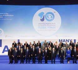 Don Felipe, acompañado de los jefes de Estado y de delegación asistentes al 10º Foro Global de la Alianza de Civilizaciones