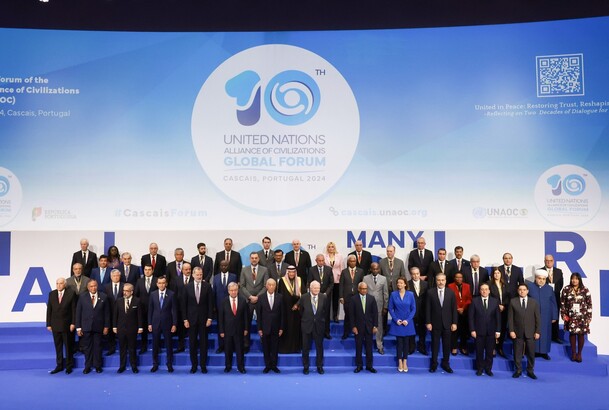 Don Felipe, acompañado de los jefes de Estado y de delegación asistentes al 10º Foro Global de la Alianza de Civilizaciones
