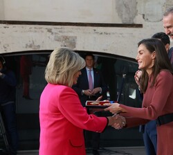 Teresa Borrego, Terelu,Campos,  recibe la Medalla de Oro al Mérito en las Bellas Artes 2023 en nombre de su madre María Teresa Campos, periodista, loc