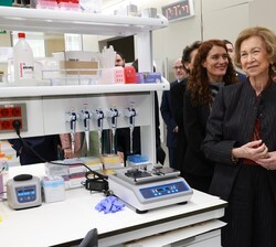 Su Majestad la Reina Doña Sofía durante su recorrido por la zona “Open Space”