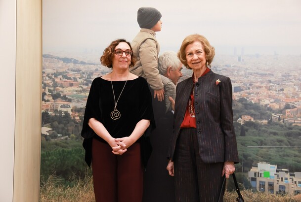 Su Majestad la Reina Doña Sofía junto a Cristina Maragall, presidenta de la Fundación Pasqual Maragall