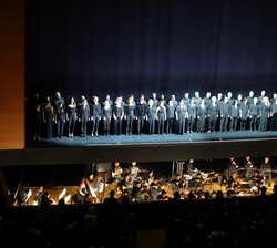 Vista general del escenario durante la Ópera