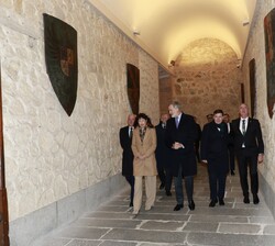 El Rey accede al Alcázar de Segovia