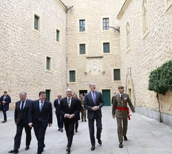 El Rey abandona el Alcázar de Segovia a la finalización de la ceremonia 