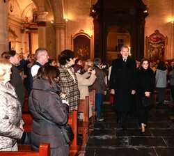 Don Felipe y Doña Letizia acceden al interior de la Catedral