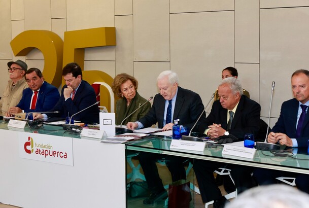 Su Majestad la Reina Doña Sofía preside la reunión extraordinaria del Patronato de la Fundación Atapuerca