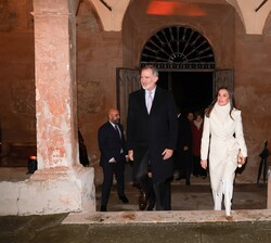 Sus Majestades los Reyes a su llegada a la sede de la Real Academia de España en Roma