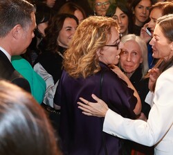 Su Majestad la Reina durante su encuentro con la colectividad española residente en Italia 