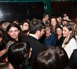 Su Majestad la Reina durante su encuentro con la colectividad española residente en Italia