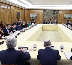Desarrollo de la reunión del Patronato de la Fundación Carolina, presidida por Don Felipe