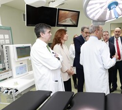 Don Felipe y Doña Letizia en el bloque quirúrgico del nuevo Hospital Universitario de Cuenca