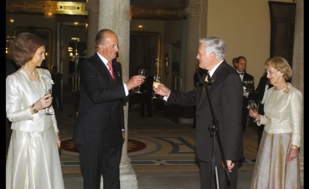 El Rey brinda con el presidente de Lituania
