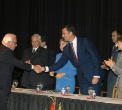 Imposición de la Medalla del Consejo Rector de la Universidad de Nuevo México