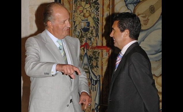 El Rey conversa con el Sr. Jaume Matas