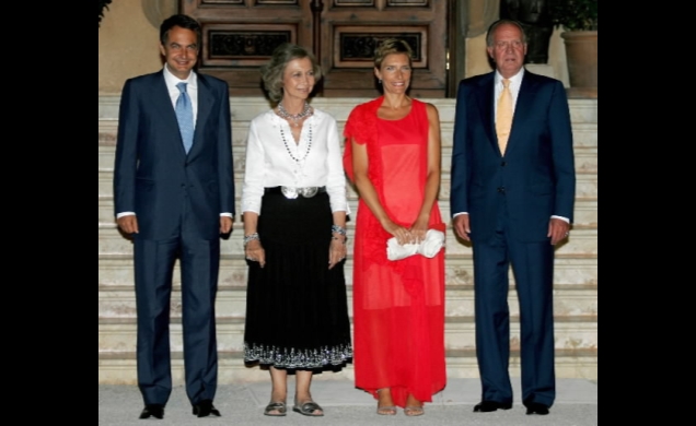 Los Reyes con el presidente del gobierno y señora