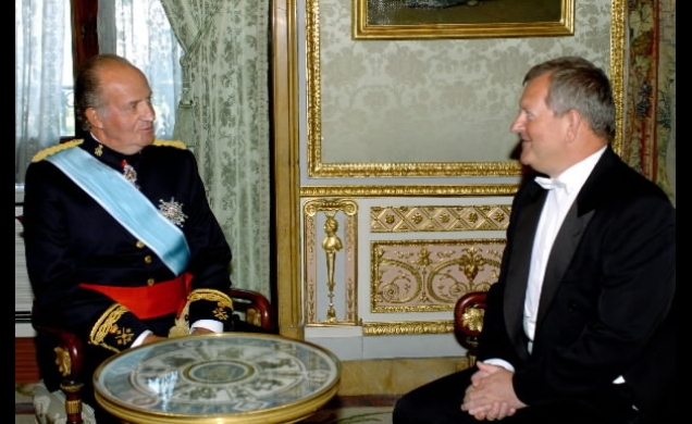 El Rey con el Embajador del reino de Suecia