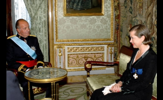 El Rey con la Embajadora de la República de Finlandia