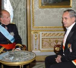 El Rey con el Embajador de la República Bolivariana de Venezuela