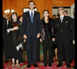 Los Príncipes de Asturias junto a Juan José Millás y su esposa, Isabel Menéndez.