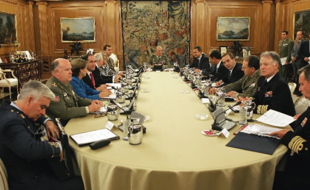 El Rey y el Príncipe durante la Junta de Defensa Nacional