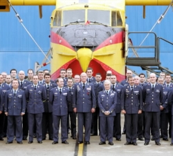 El Rey con los miembros del 43º Grupo