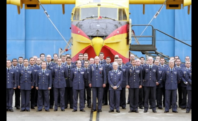 El Rey con los miembros del 43º Grupo
