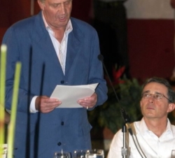 Almuerzo ofrecido por el Presidente de Colombia a Sus Majestades los Reyes. Cartagena de Indias. 18 de noviembre de 2004