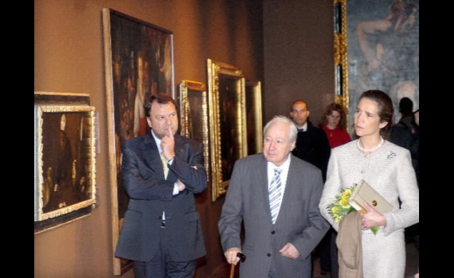 Doña Elena, durante la visita a la exposición