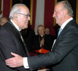 El Rey felicita a Leopoldo Calvo-Sotelo