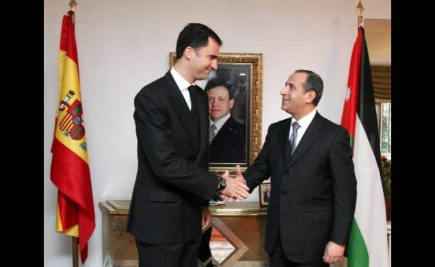 El Príncipe recibe el saludo del Embajador de Jordania