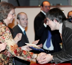 Momento de la entrega del galardón